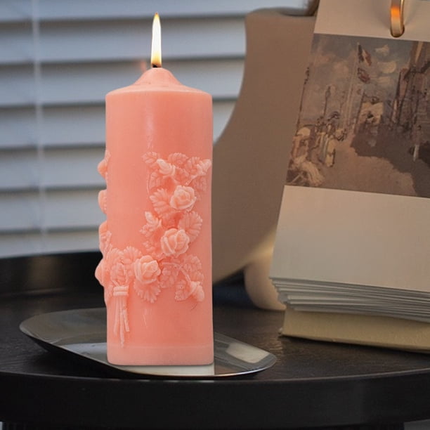 Vela aromática con forma de columna de rosa en relieve para San Valentín, ideal para dormitorio, sala de estar, baño y regalo festivo.
