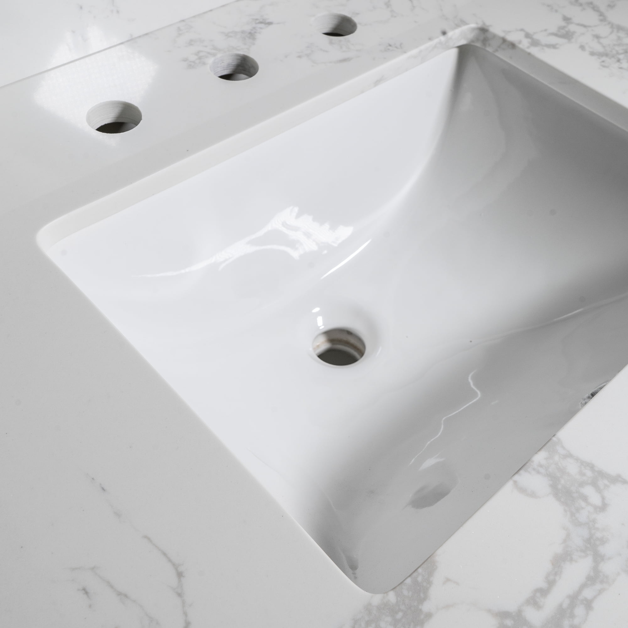 Leavader Carrara White Engineered Stone 43x22 Leavader Carrara White Engineered Stone 43x22