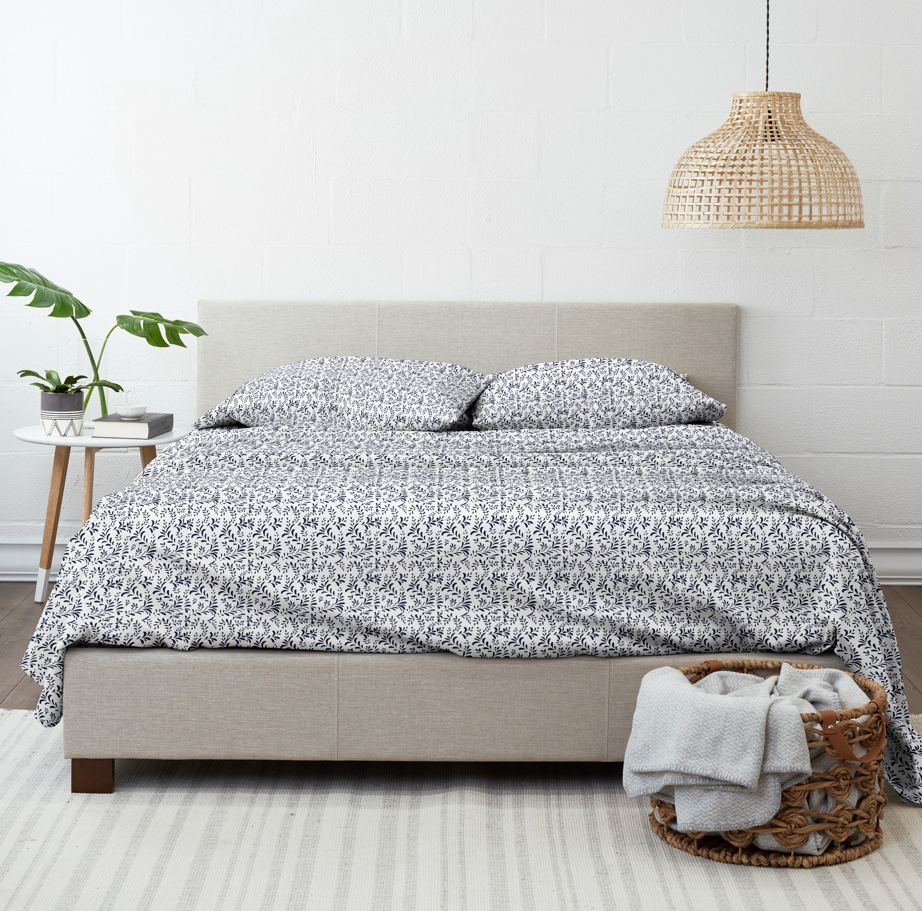 Noble Linens 4 Piece Pattern Microfiber Bed Sheets Set, Navy Ultra Burst of Vines, Queen