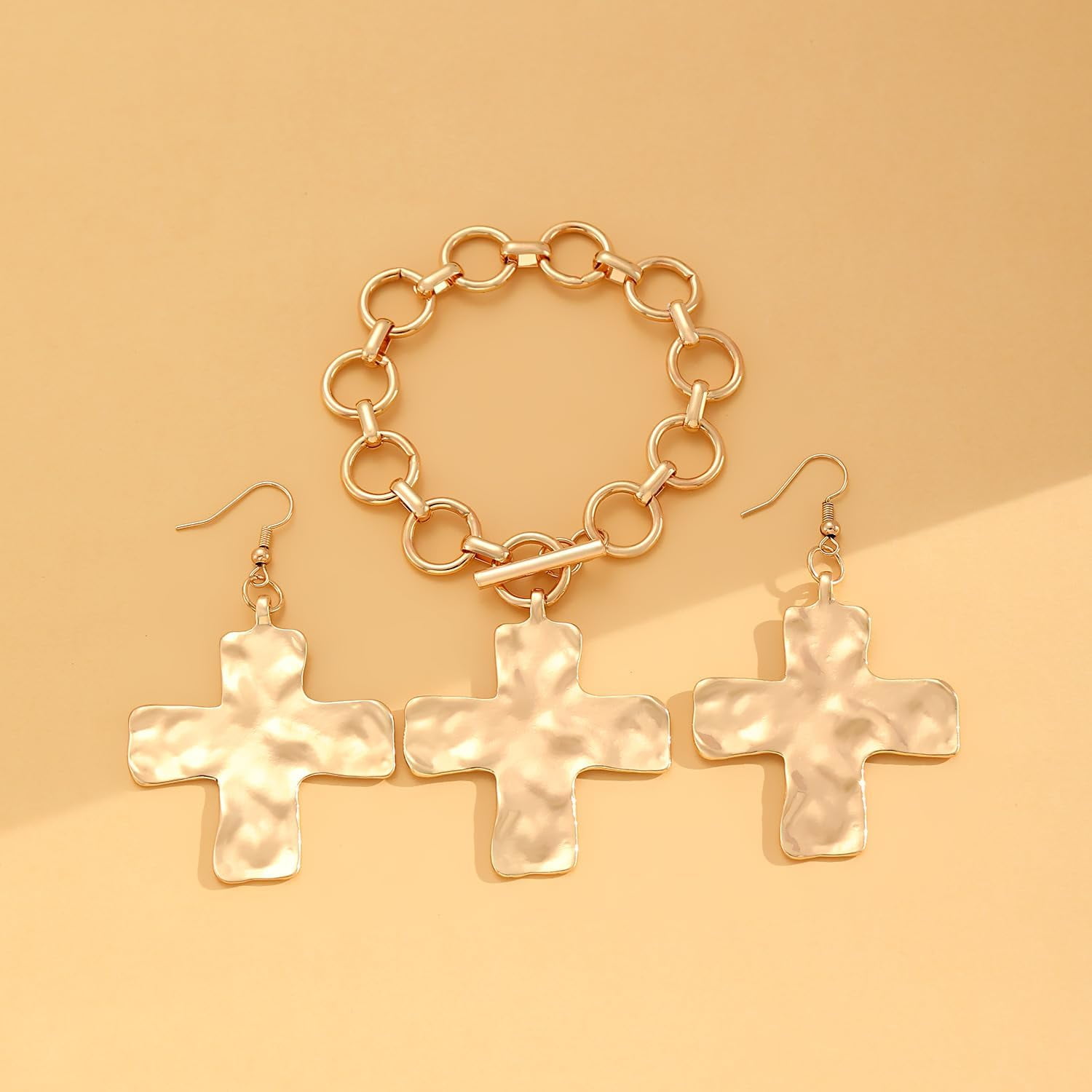 Chunky Cross Necklace for Women Gold Chunky Cross Pendant Necklace Layered Heart Toggle Necklace Hammered Cross Statement Necklace Thick Chain Necklace Jewelry