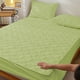 thumbnail image 5 of Funda de colchón acolchada de algodón con bolsillos profundos, transpirable, cálida y protectora para el invierno, antideslizante, ajuste seguro para una cama cómoda, sábana bajera ajustable, 5 of 7