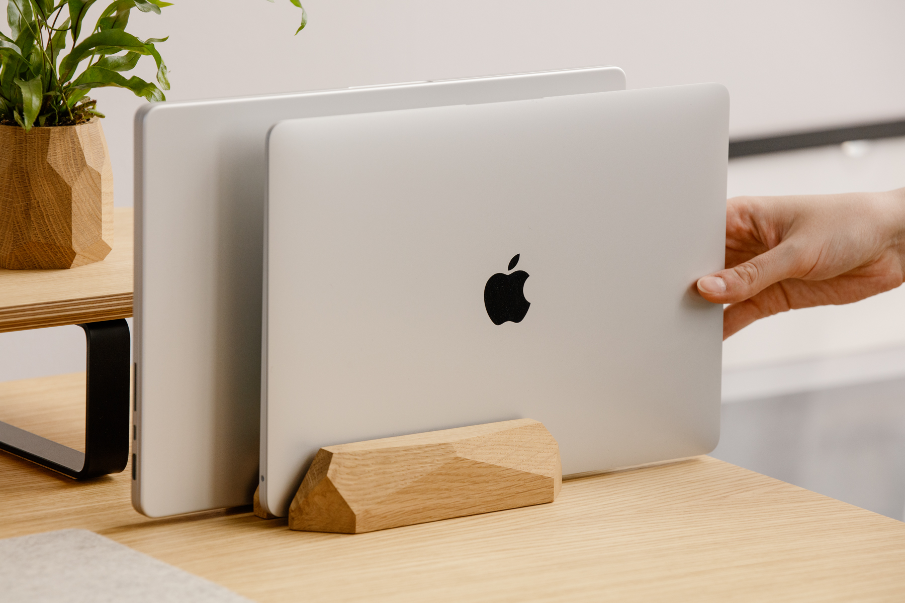 Dual Laptop Dock - dual vertical laptop stand - made of solid wood - adjusted width - color Oak - Oakywood