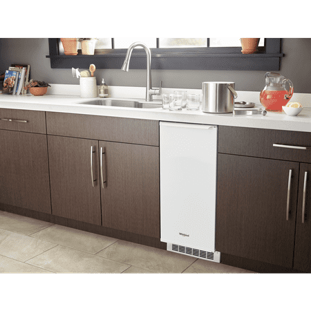 Whirlpool - 15" 29-Lb. Freestanding Icemaker - White