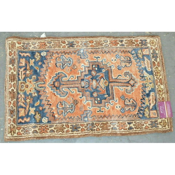 Sienna 2'3 x 3'9 Area Rug in Rust / Ivory