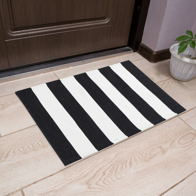 GlowSol 2'x3' Striped Small Area Rug Black and White Outdoor Indoor Doormat  Farmhouse Cotton Welcome Mat for Front Porch Living Room Kitchen Laundry  Room 