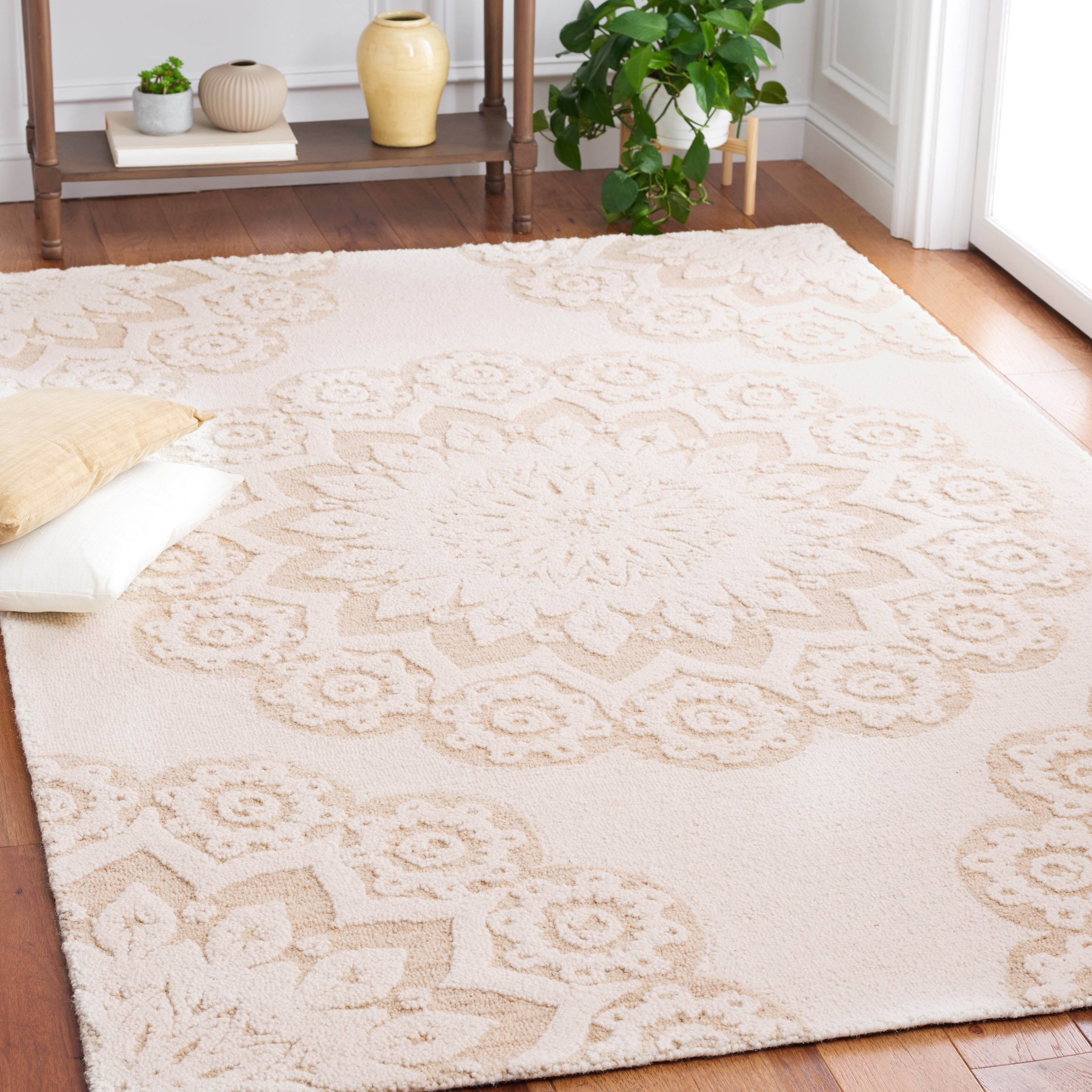 SAFAVIEH Blossom Brody Medallion Area Rug, Ivory/Light Brown, 5' x 8'