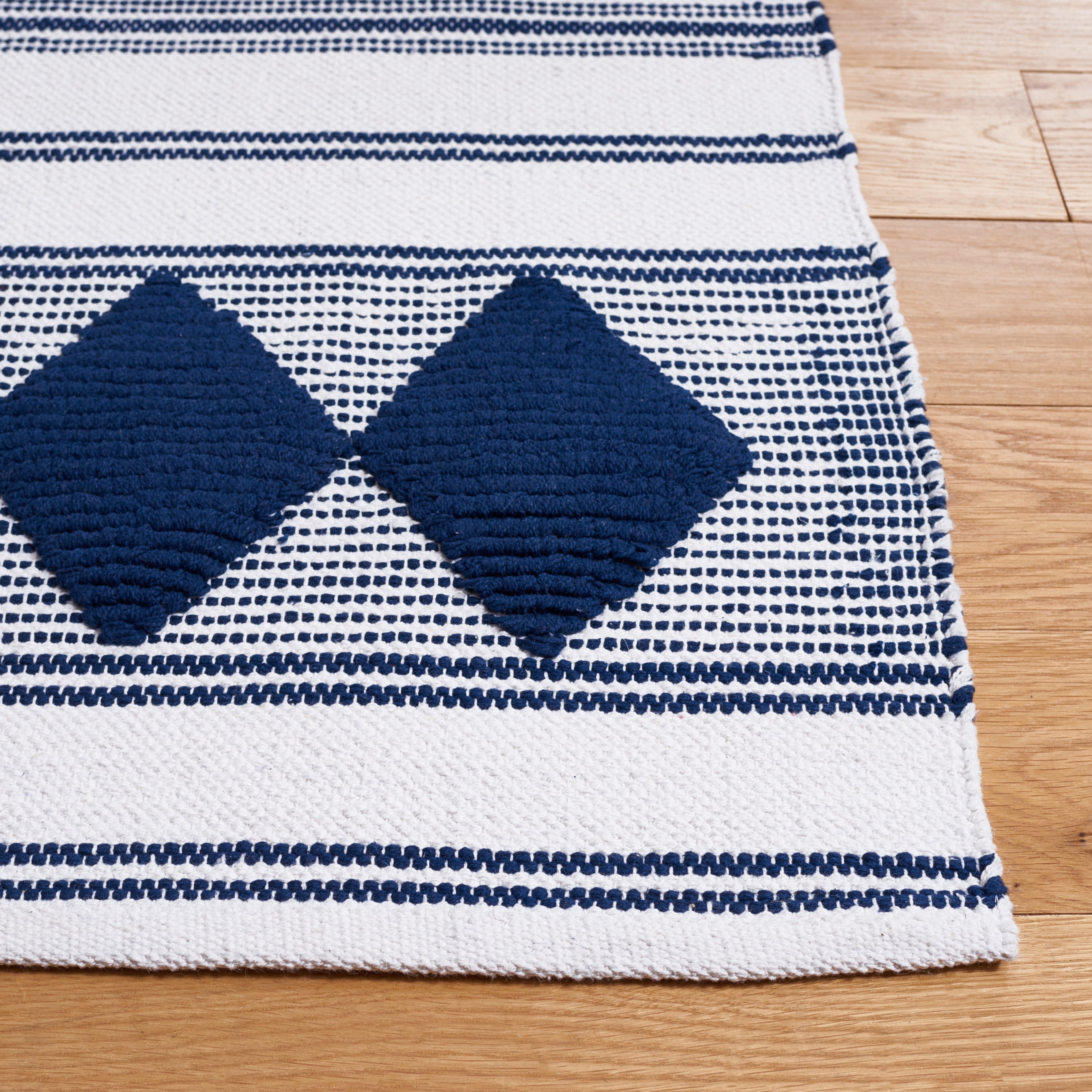 SAFAVIEH Montauk Foliage Striped Cotton Area Rug, Navy/Ivory, 8' x 10'