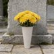 thumbnail image 4 of Raindrops 6Ud Florero Con Soporte Firme Para En Plástico Beige Dirigido A Memorial, 4 of 6