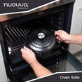 thumbnail image 3 of Olla de hierro fundido con tapa – Cacerola esmaltada antiadherente, apta para horno hasta 260 °C – Resistente olla holandesa – Negra, 5 cuartos, 24 cm – de Nuovva, 3 of 5
