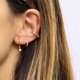 thumbnail image 4 of Par de aretes de circonita cúbica Aretes de doble apertura con diamantes de imitación - Tono dorado mediano de 15 mm, 4 of 7