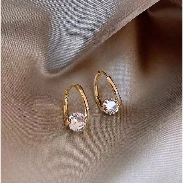 Hebilla de oreja de circonita con microincrustaciones geométricas, diseño de nicho, moda, temperamento exquisito, simple, multi-femenino