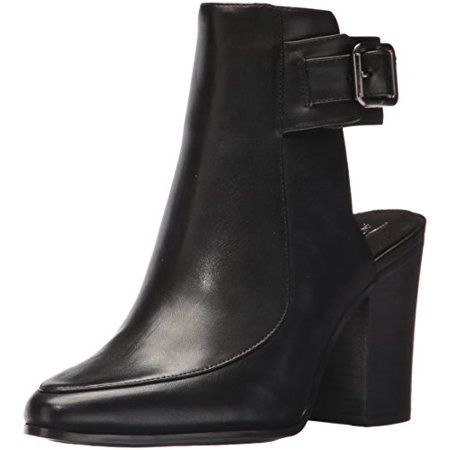 

Aerosoles Women s Square UP Fashion Boot Black Leather 5.5 M US