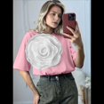thumbnail image 4 of Camiseta de Flores 3D para Mujer, Corta, Cuello Redondo, Verano Rosa S, 4 of 7