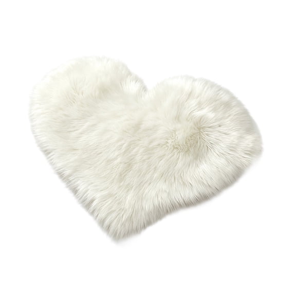 Huzdenx Heart Shaped Plush Floor Rug, Soft Fluffy Love Heart Carpet, Non Slip Cute Decorative Mat for Bedroom Living Room Bedside Indoor Home Decor