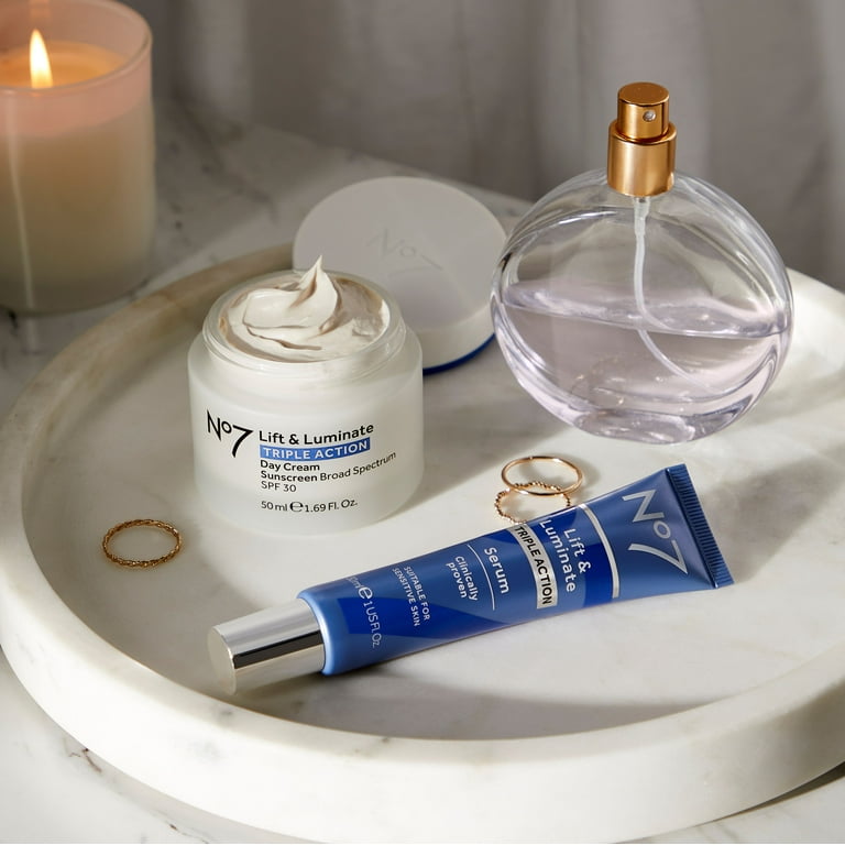 No7 Lift & Luminate SPF 30 Anti-Aging Moisturizing Day Cream