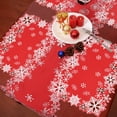 thumbnail image 2 of Tapete de mesa Simhomsen bordado con copos de nieve, color rojo navideño, 2 of 7