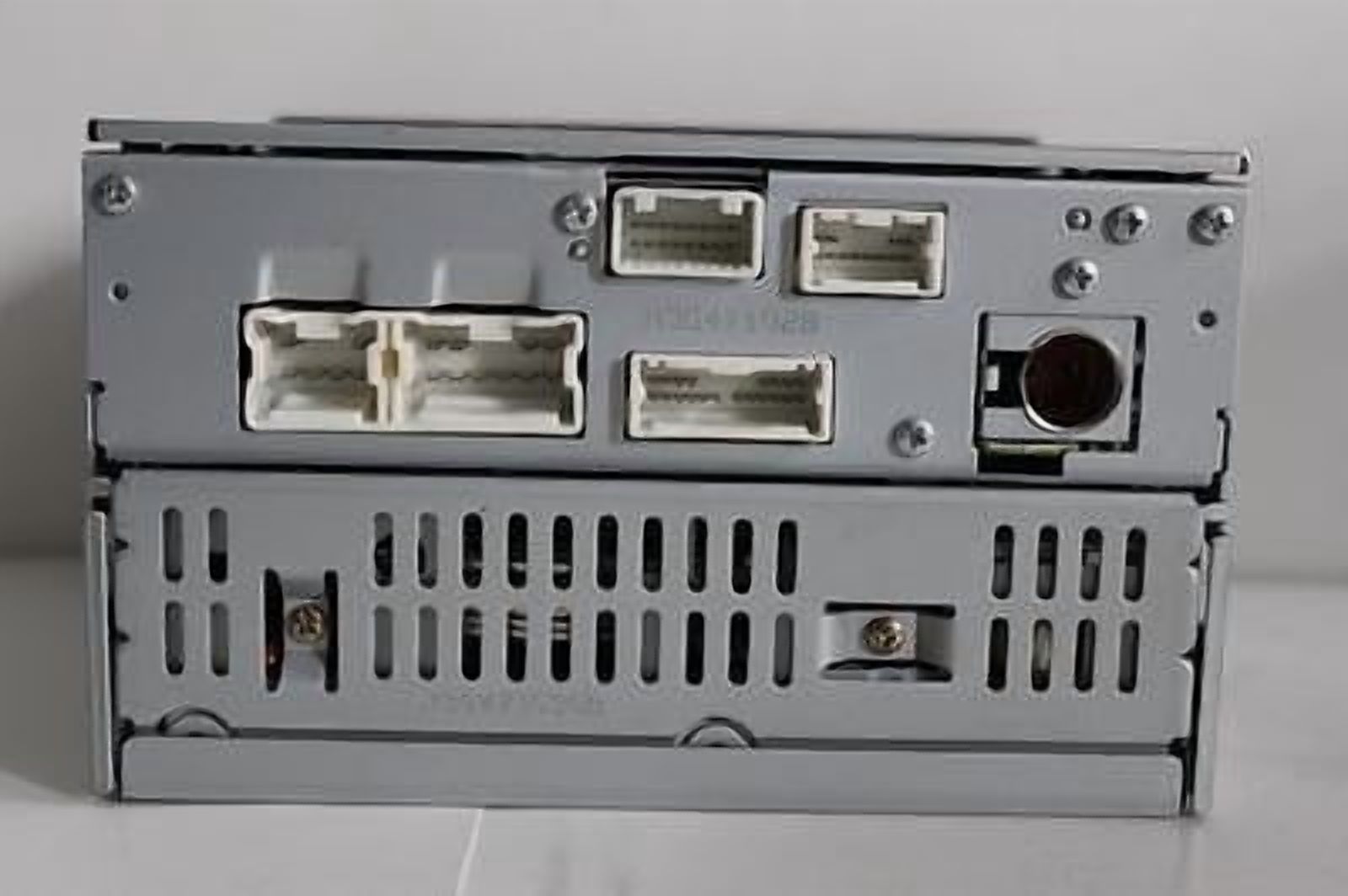 2005-2007 Nissan Xterra  Pathfinder Radio Stereo 6 Disc Changer Cd Player