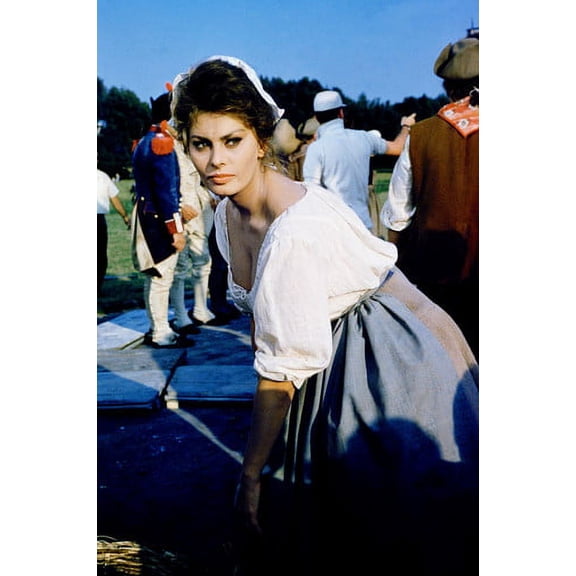 Sophia Loren busty pose 24x36 Poster