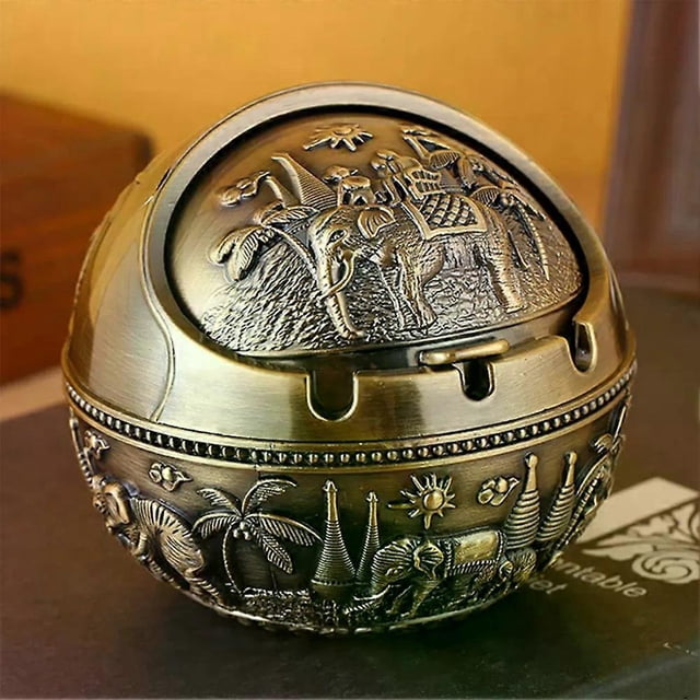 Vintage Windproof Metal Ashtray with Flip Lid Portable Smokeless Anti-Fall Design for Car Office Indoor Outdoor Use