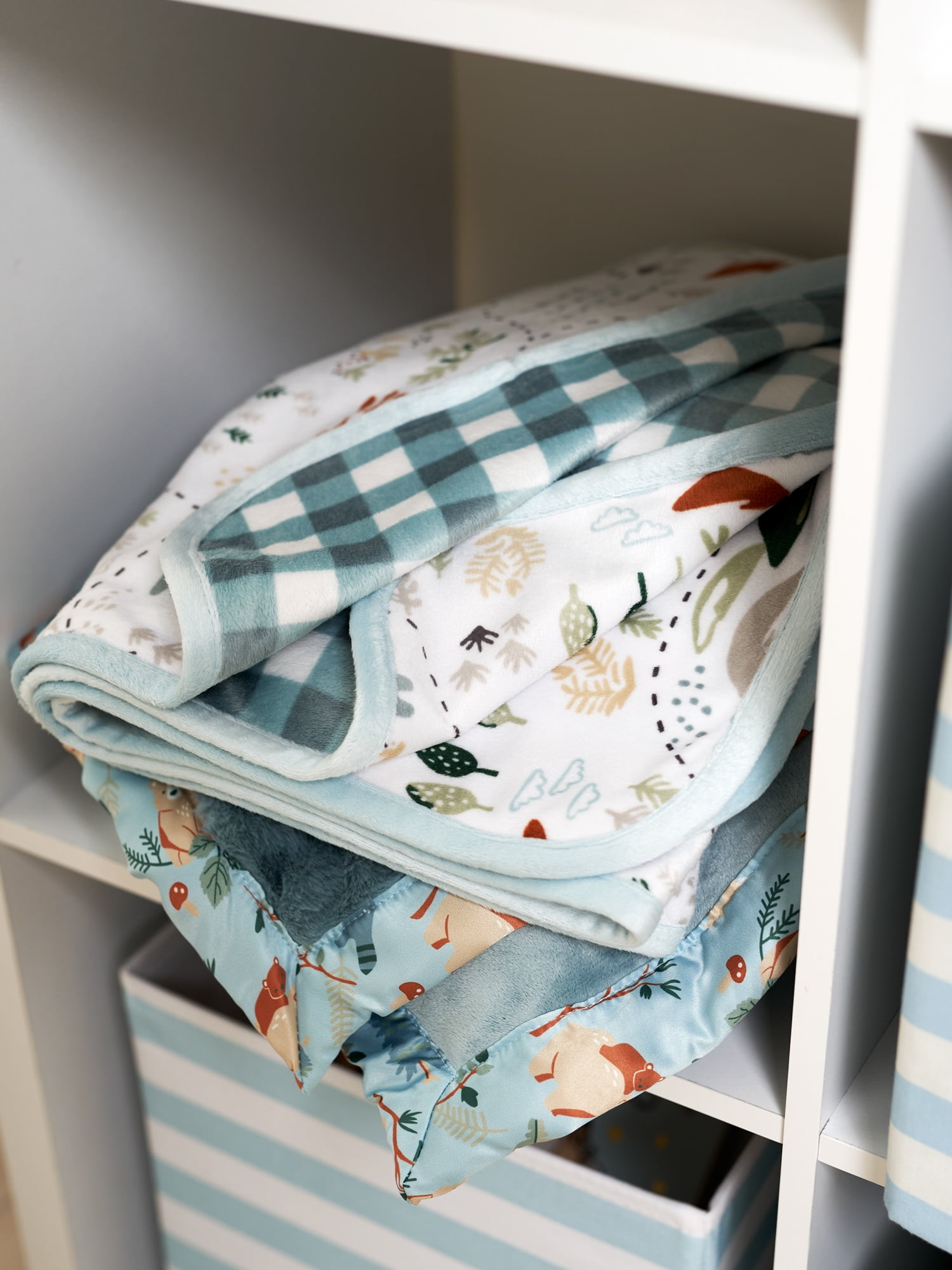 Modern Moments By Gerber Baby & Toddler Boys Reversible Plush Blanket, White