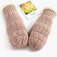 thumbnail image 3 of Conjunto de bufanda, gorro y guantes: gorro de punto con pompón de piel sintética, acogedor trío invernal, 3 of 4