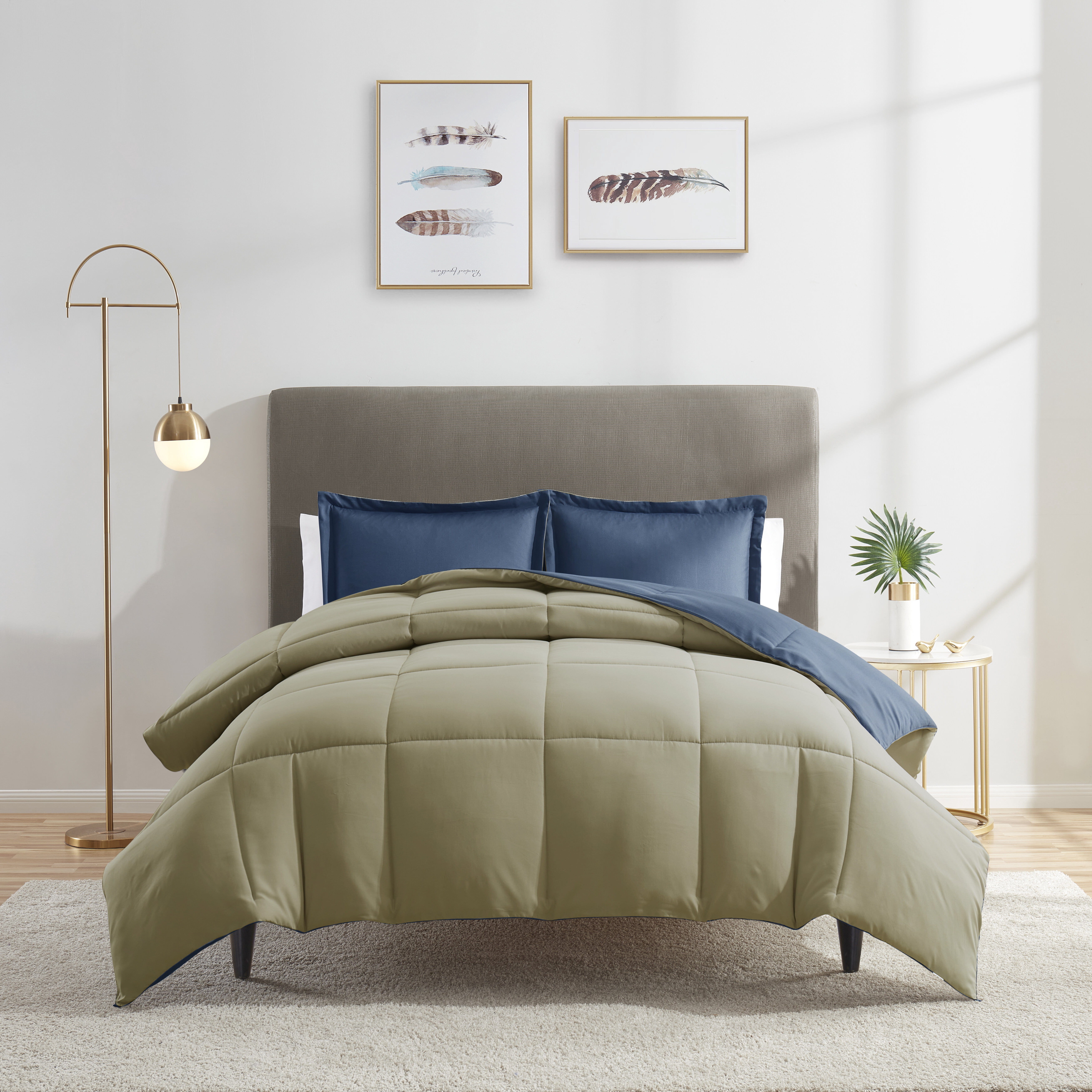 Nestl 3-Piece Soft Down Alternative Reversible King Comforter Set, King/Cal King, Navy & Sage
