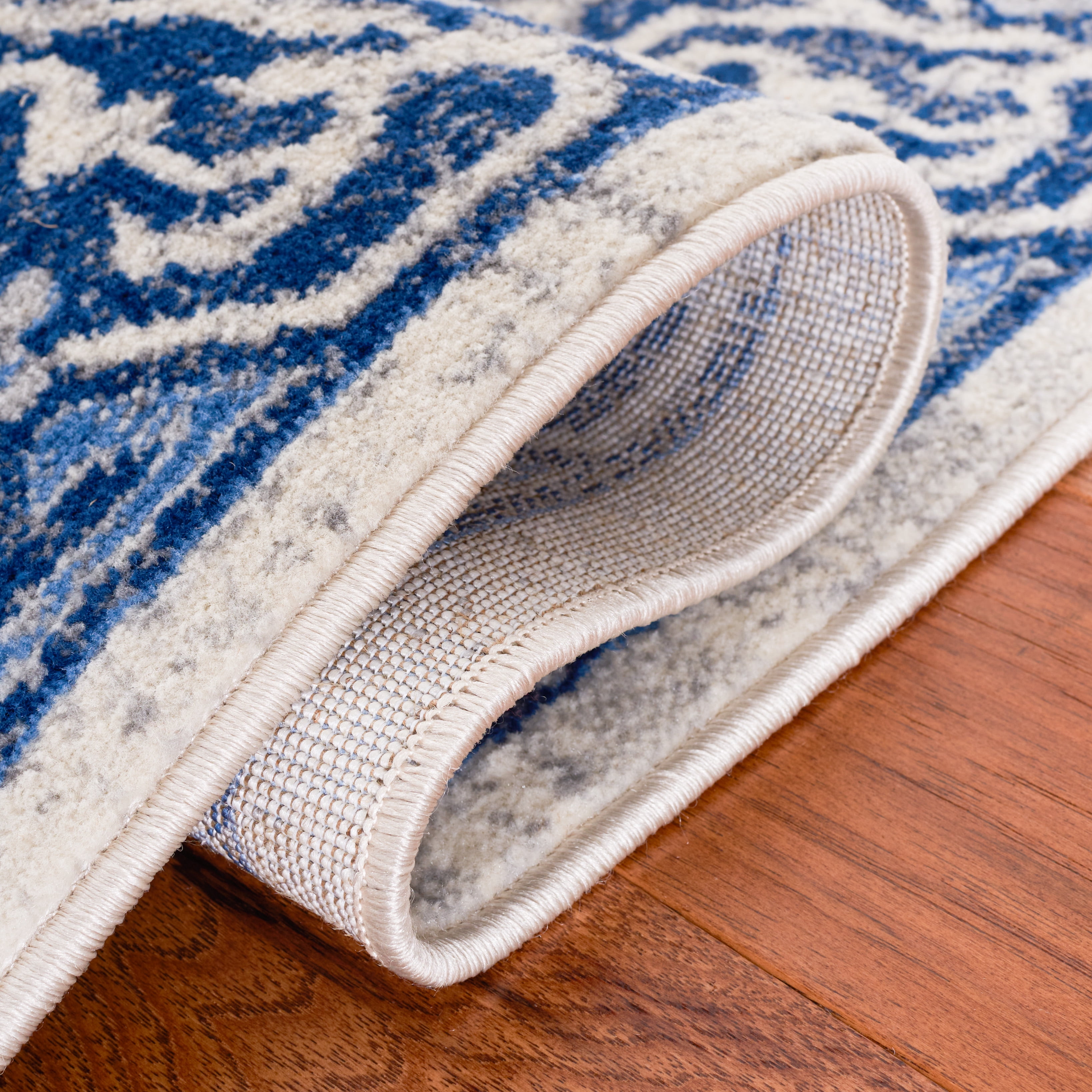 SAFAVIEH Brentwood Vesela Oriental Area Rug, Blue/Light Gray, 4' x 6'