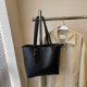thumbnail image 1 of Bolso de gran capacidad para mujer, novedad de 2025, bolso de hombro individual de gran valor para estudiantes universitarios, bolso de mano para mujer para ir al trabajo., 1 of 5
