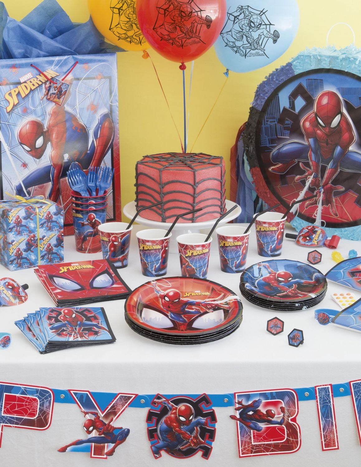 Pinata 3D Ultimate Spider-Man 17 3/4"H x 14"W x 5"D