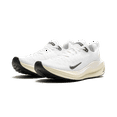 thumbnail image 2 of NIKE WOMENS W Reactx Ifinity Run 4 "Chrome Sail" DR2670 104 DR2670 104 from Stadium Goods, 2 of 8