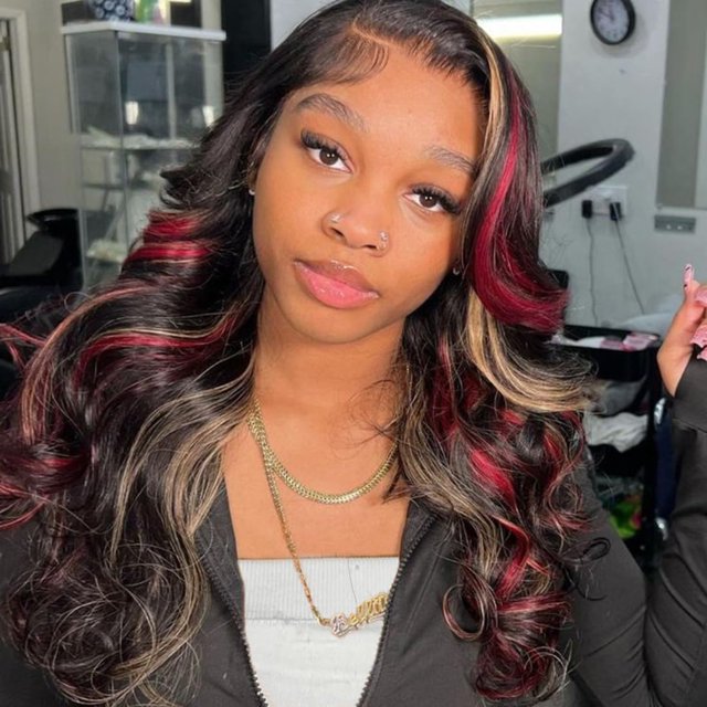 Skunk Stripe Cabello humano Balayage Peluca Rojo Negro Rubio Destacado Peluca Cabello humano Onda del cuerpo 180% Densidad Rubio Rojo Destacados 13X4 HD Encaje frontal Sin cola Pelucas de colores Cabe