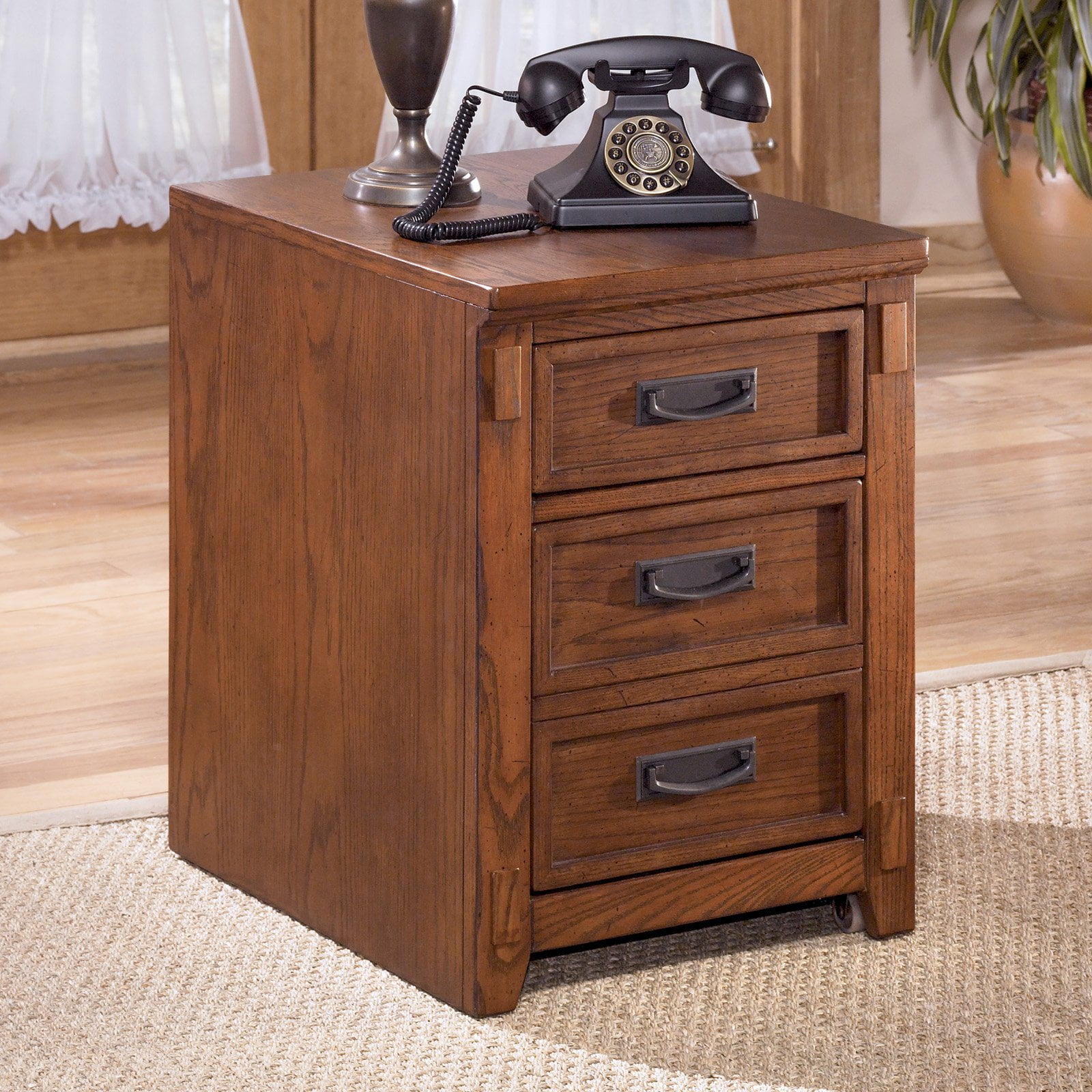 Signature Design by Ashley Cross Island File