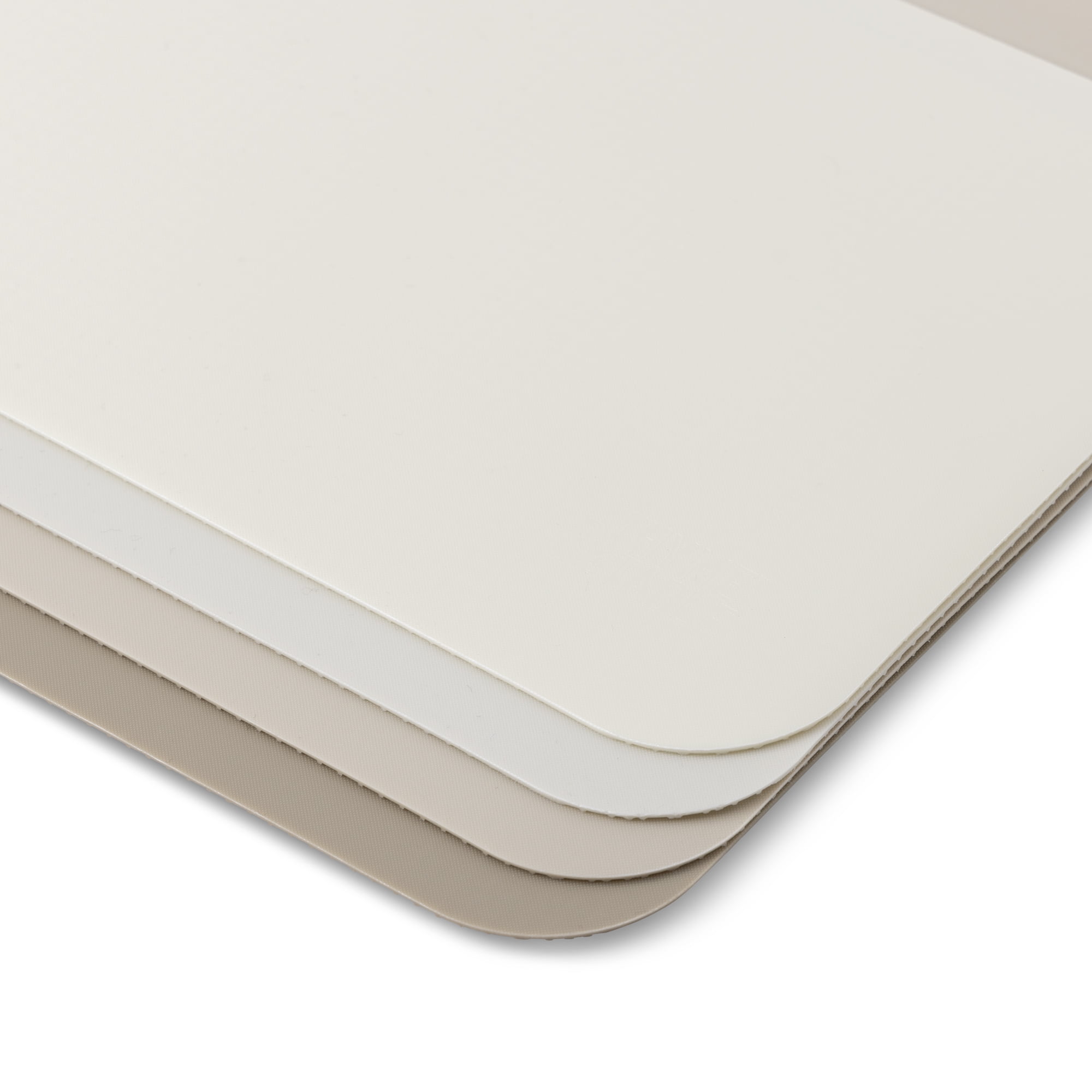 Tapis de découpe Thyme & Table en polyéthylène (lot de 4) : petit (19 cm x 29 cm) et moyen (25 cm x 34 cm) – Crème