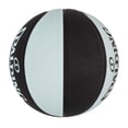 thumbnail image 4 of Balón de Baloncesto Spalding Varsity Negro/Azul Claro para Exteriores 29.5", 4 of 6