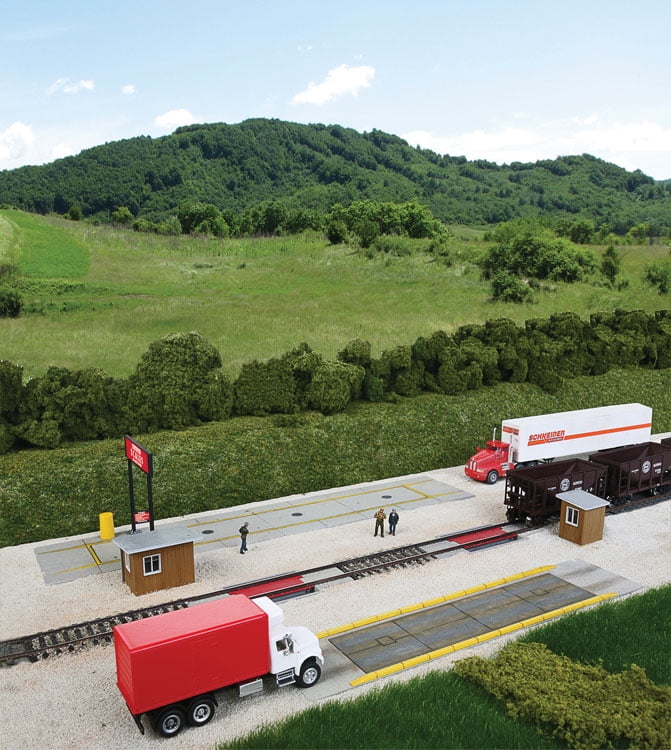 Walthers Cornerstone HO Scale Building/Structure Kit Truck & Rail Scale