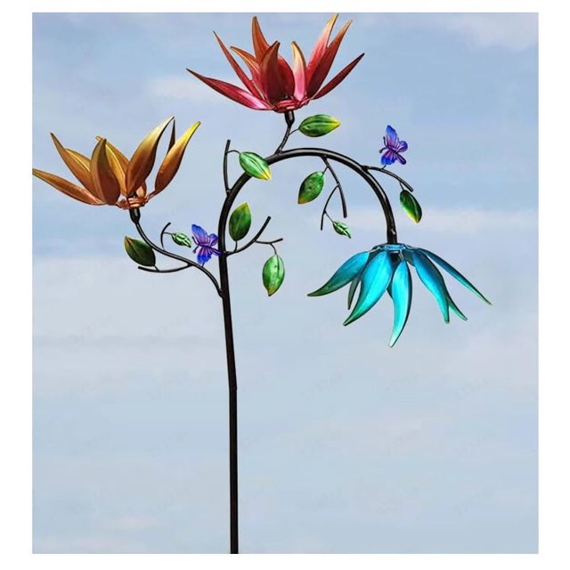 Hilandero de viento de Metal grande con tres flores giratorias y mariposas, molino de viento giratorio para decoración de arte al aire libre de patio y jardín