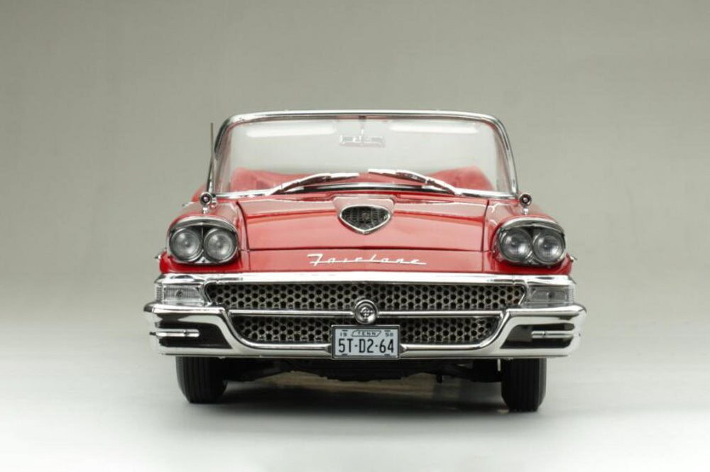 Sun Star 1958 Ford Fairlane 500 Convertible, 1/18 Scale