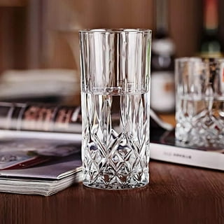 Le'raze Drinking Glasses Set of 4 - Can Shaped Glass Cups with Straws, 16oz