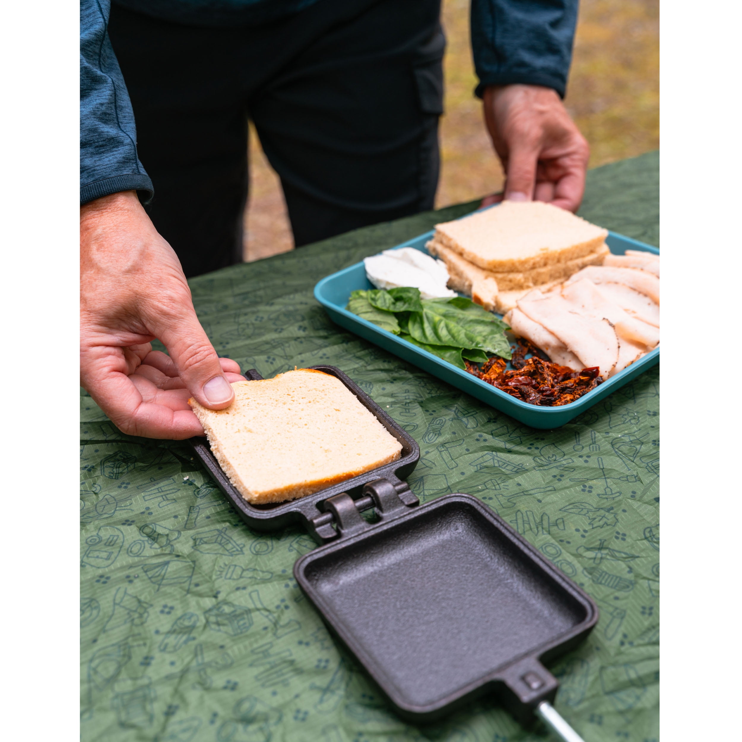 Coghlan's Single Cast Iron Cooker