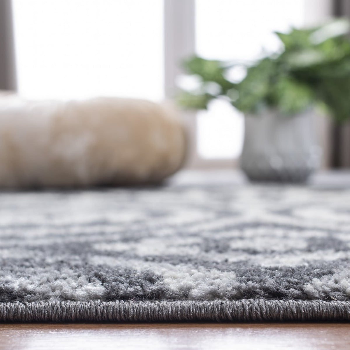 SAFAVIEH Adirondack Hortense Floral Area Rug, Charcoal/Ivory, 8' x 10'