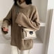 thumbnail image 5 of Bolso de un solo hombro para mujer, bolso de mensajero de piel sintética para citas, bolso de mensajero con forma retro, 5 of 6
