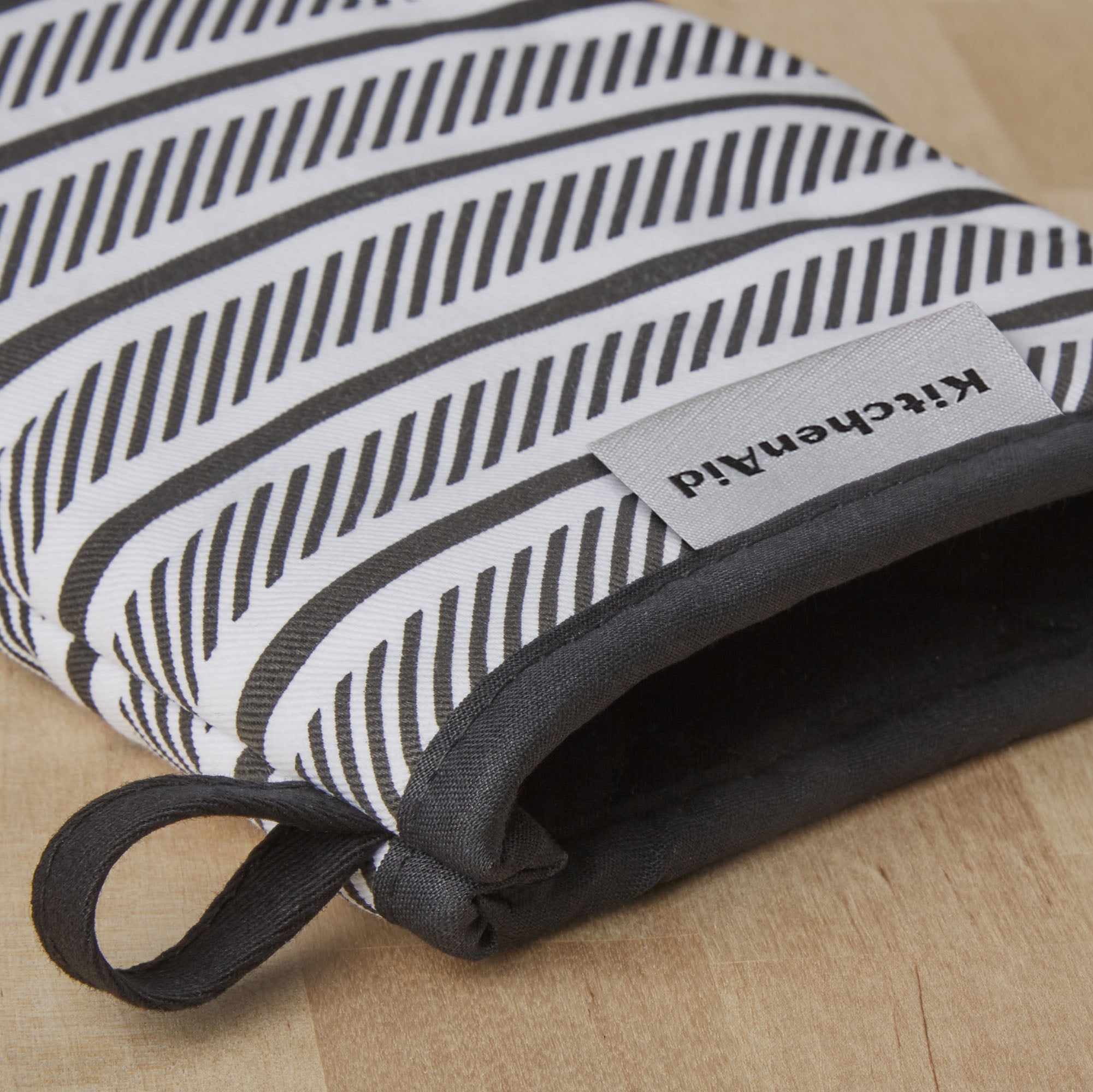 KITCHENAID Albany Mini Oven Mitt 2-Pack Set, Matte Black, 5.5"x8"