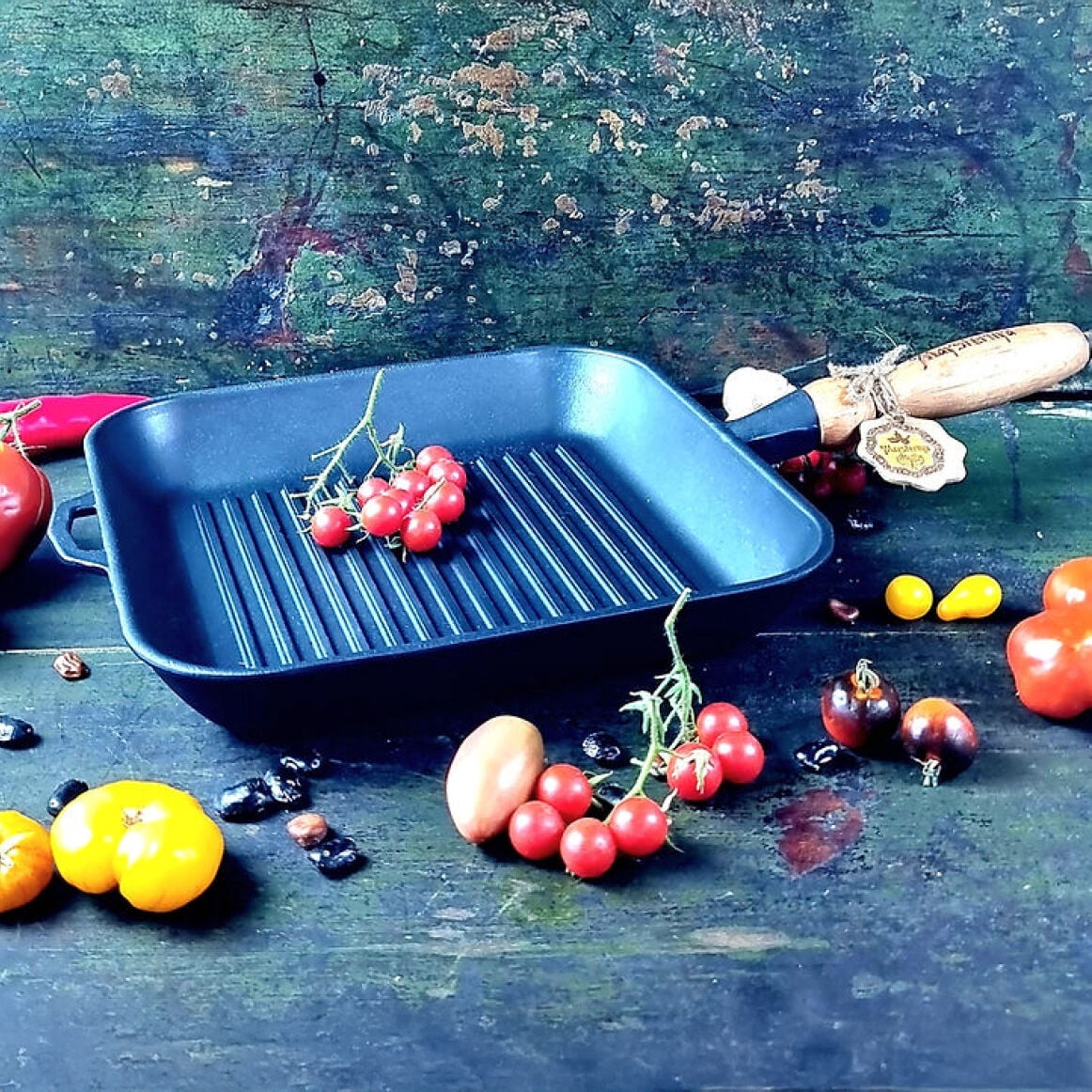 Maysternya Cast Iron Square Grill Pan with Wooden Handle 11x11" (28x28 cm) Induction Grill Pan Cast Iron Skillet Cooking Pan Kitchen Pan Cookware Frypan Camping Indoor and Outdoor Cooking, Black