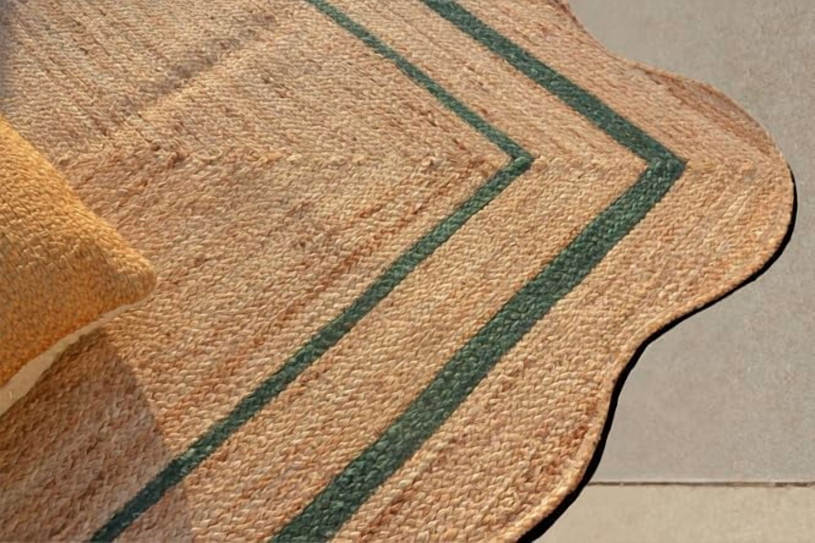 3 Ft Square Green Border Premium Scalloped Jute Rug – Handcrafted Natural Braided Carpet for Living Room, Bedroom, Entryway – Boho Home Decor