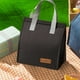 thumbnail image 5 of Fiudx Bolsa de Almuerzo Portátil, Diseño Catiónico Aislante, Gran Capacidad, Asa Ligera y Práctica, Bolsa Térmica para Picnic, Artículos Esenciales de Viaje para La Oficina, 22,5 X 25,5 X 13 Cm, 5 of 7