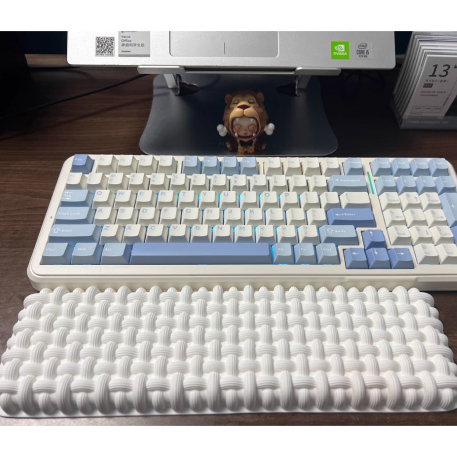 Tatami Memory Foam Keyboard Wrist Rest, Silicone Wrist Support Pad for Women with Ergonomic Design
