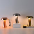 thumbnail image 1 of Lámpara de mesa LED con forma de seta, iluminación táctil recargable de tres tonos para cafetería, bar, restaurante, sala de estar, dormitorio, estudio, decoración, 1 Uds., 1 of 5