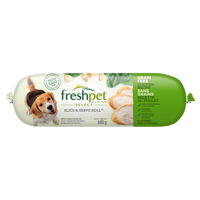 Freshpet Select Grain Free Tender Chicken Dog Food slice and serve roll weighing 680 grams, made with fresh natural chicken, potatoes, and spinach for a balanced grain free meal, featuring non-GMO ingredients, no grains, and no meat meals, in a green and white cylindrical package with sliced chicken images.