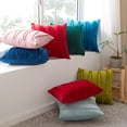 thumbnail image 4 of Juego de 2 fundas de almohada oso de fresa 12 X 20 verde esmeralda, 4 of 5