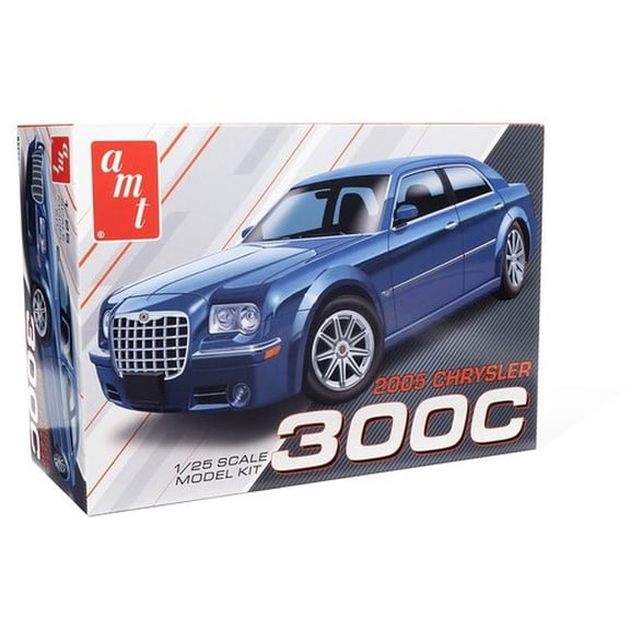 AMT 2005 Chrysler 300C 1/25 Scale Model Kit